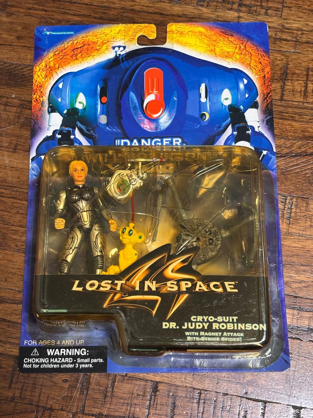 Trendmasters Lost in Space Cryo Suit Danger Dr Judy Robinson Action Figure 1997